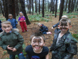 Chelmondiston forest school